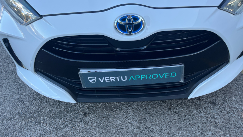 Toyota Yaris 1.5 Hybrid Design 5dr CVT Hybrid Hatchback
